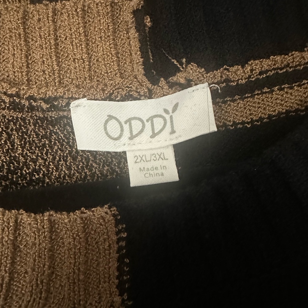 Chic Leopard and Stripe Sweater - Black and Tan - Picture 3 of 3